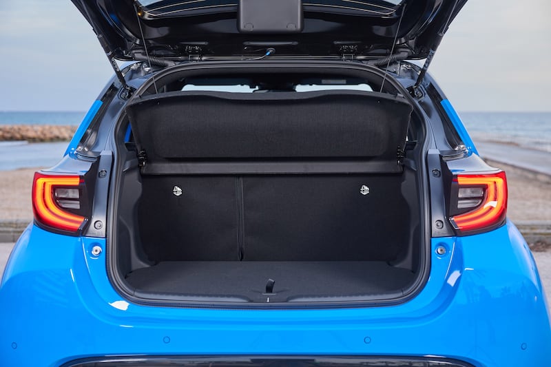 Toyota Yaris Hybrid 2024 16