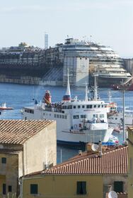 La Concordia verso Genova 8