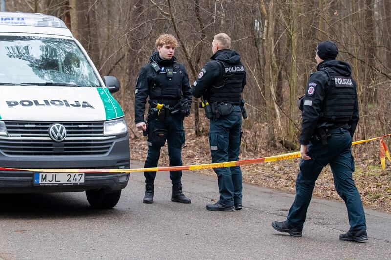 Polizia fuori casa di Vokov 7