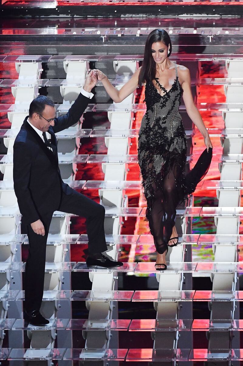 Marika Pellegrini sul palco di Sanremo 2
