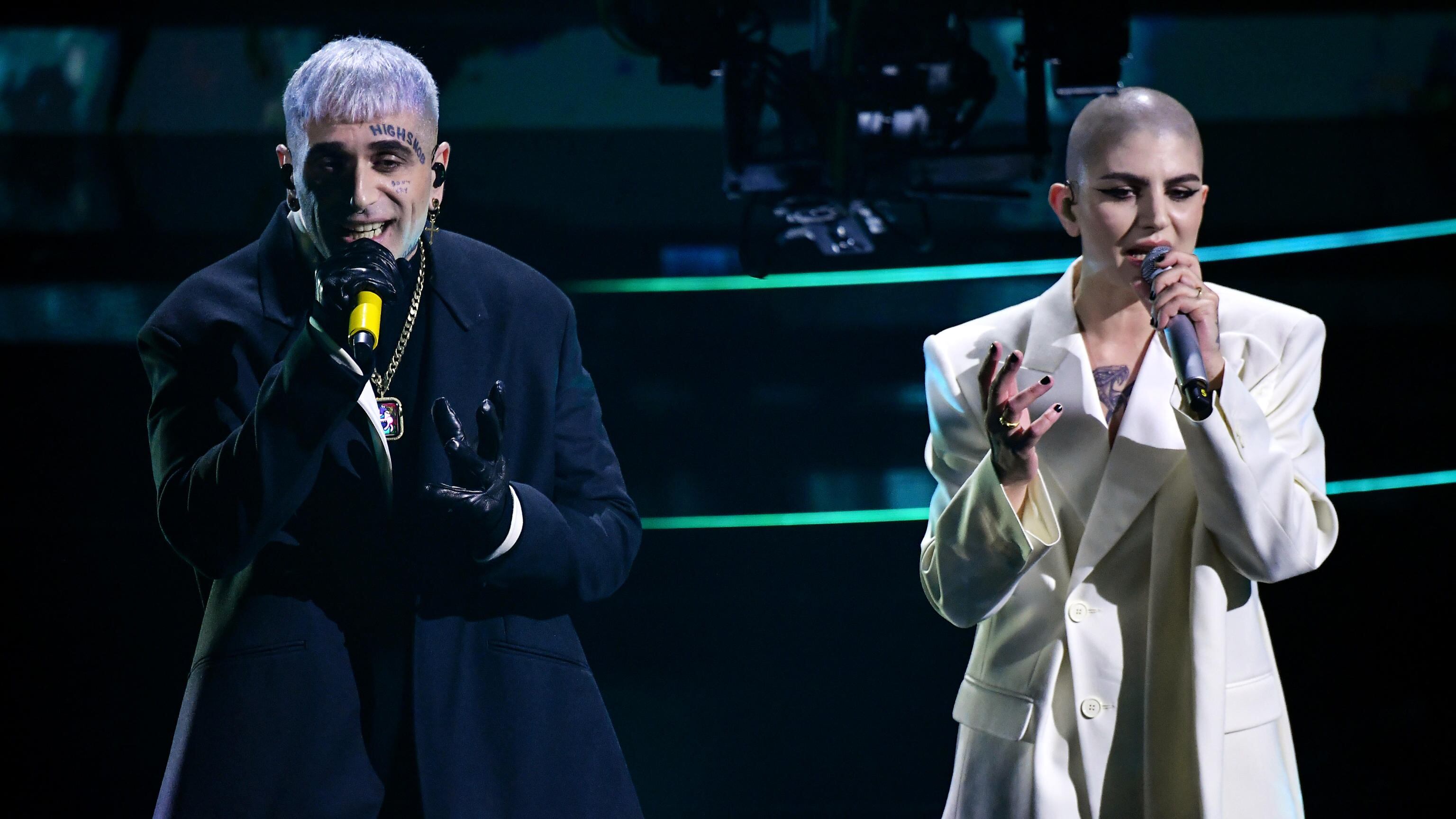 “Quel tatuaggio…”: ecco perché il cantante ha sempre i guanti all’Ariston