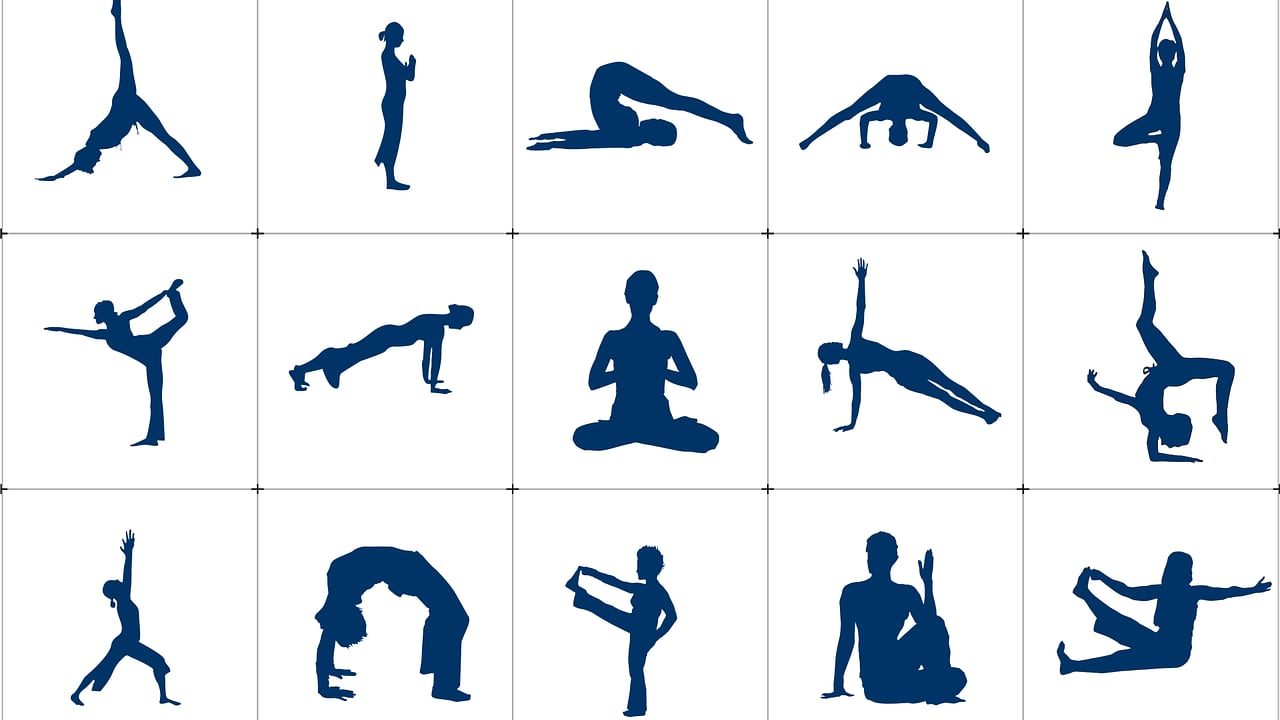 Yoga, 10 posizioni per principianti che migliorano postura e respirazione: come praticarlo a casa 20 minuti al giorno
