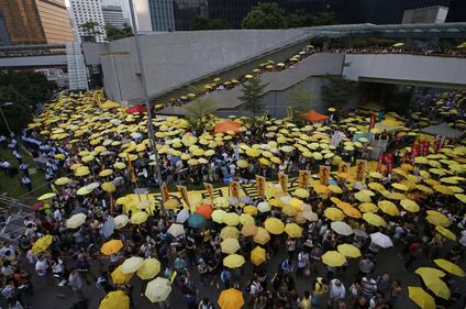 Hong Kong scende in piazza un anno dopo 5