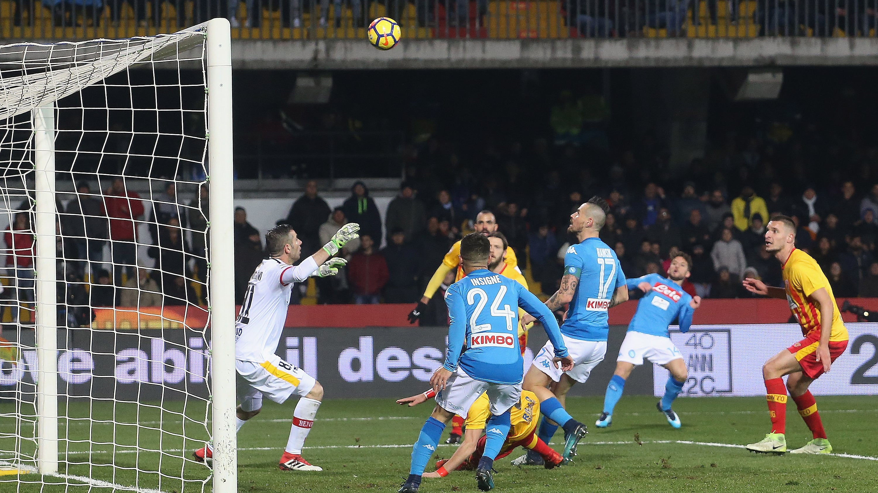 La vera strega è Mertens. Il Napoli non va in testacoda