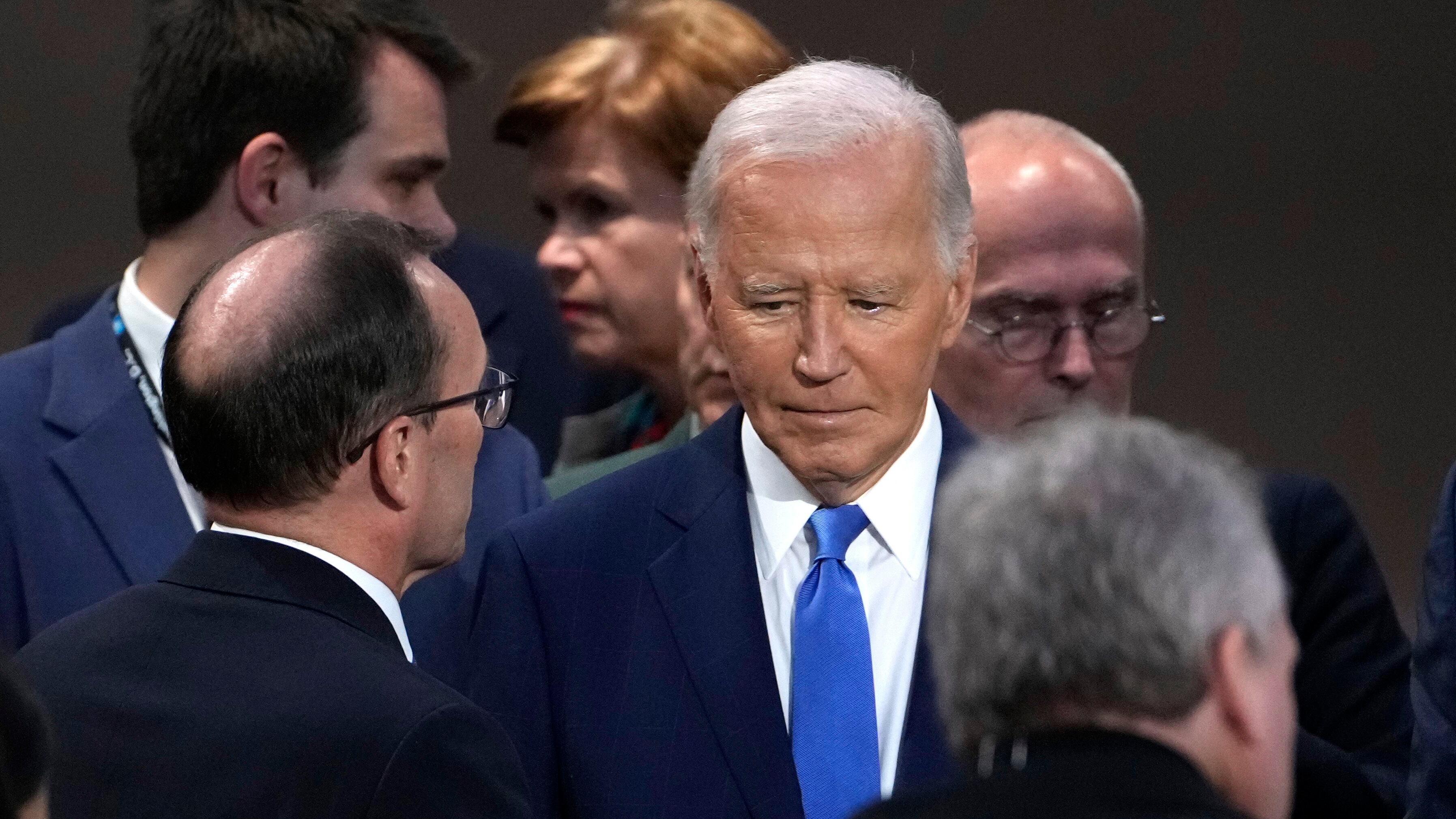 I consiglieri di Biden scaricano il presidente: "Deve fare un passo indietro"