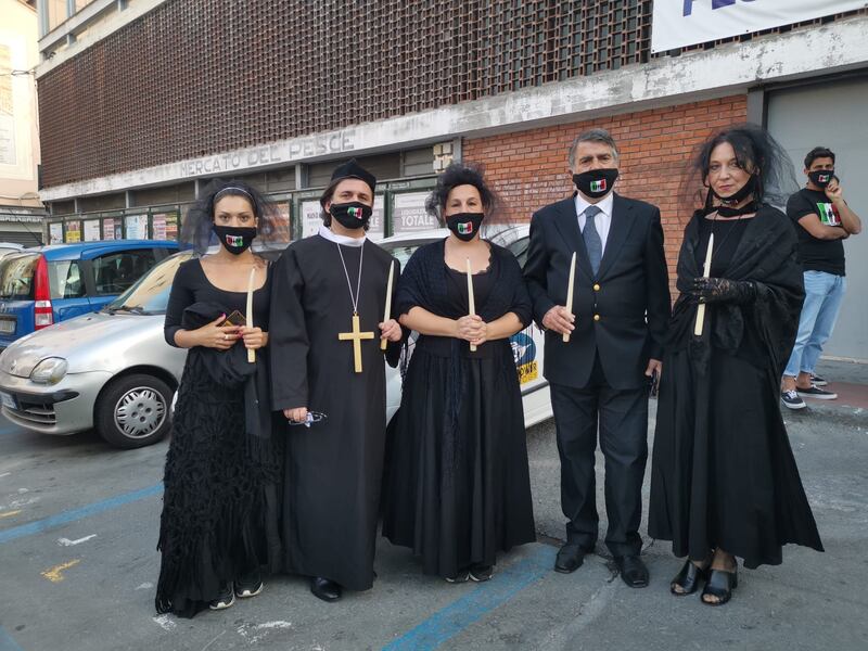 Sanremo: partite iva celebrano funerali delle imprese italiane 7