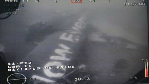Le immagini subacque dell'aereo AirAsia precipitato 4