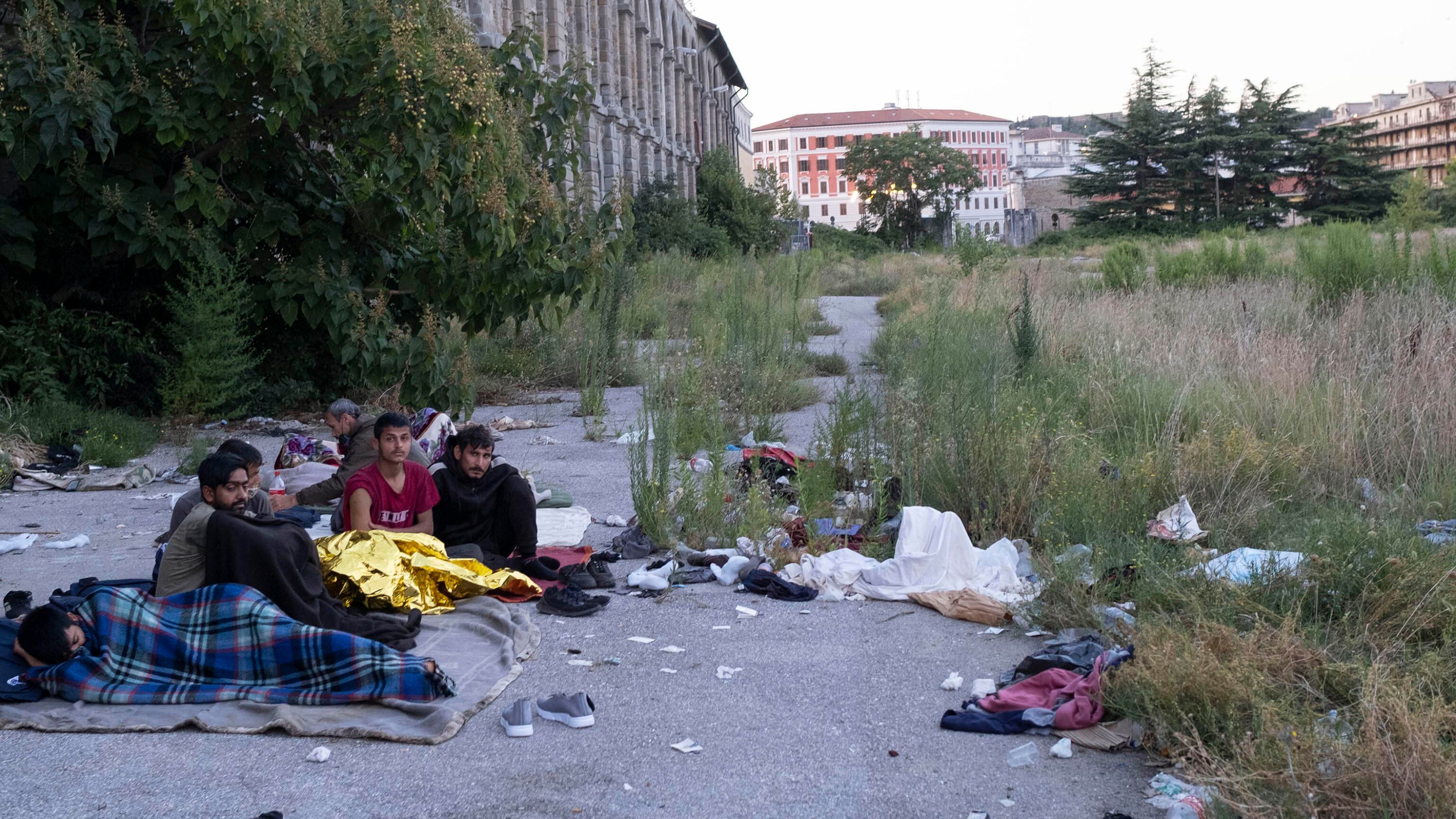 "La frontiera non è più controllabile". Il grido d'allarme sui migranti