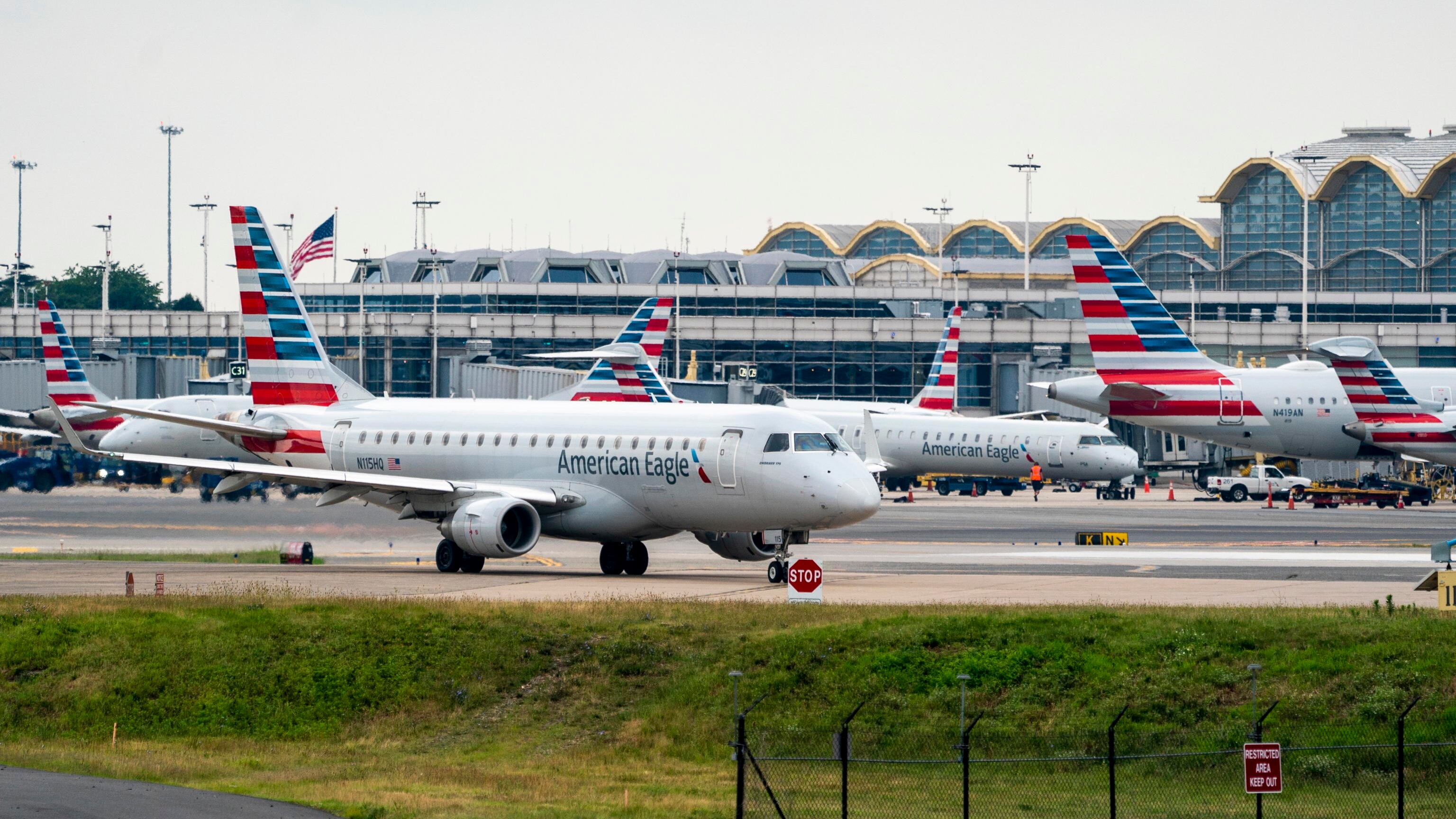 "Blocco senza precedenti": in tilt l'intero traffico aereo Usa
