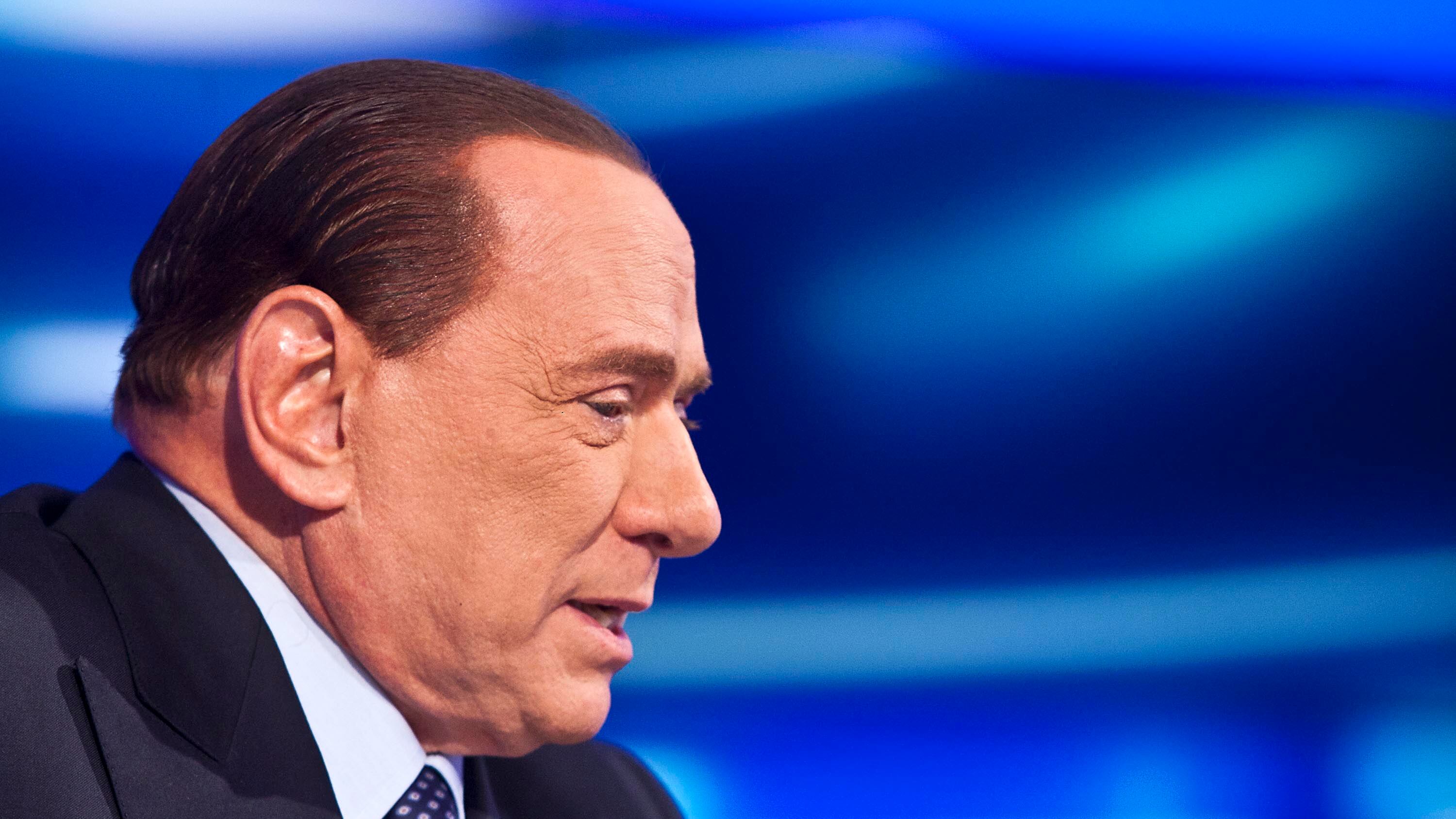 Berlusconi: "Sono vicino col cuore alle vittime. Ora è il momento dell'unità"