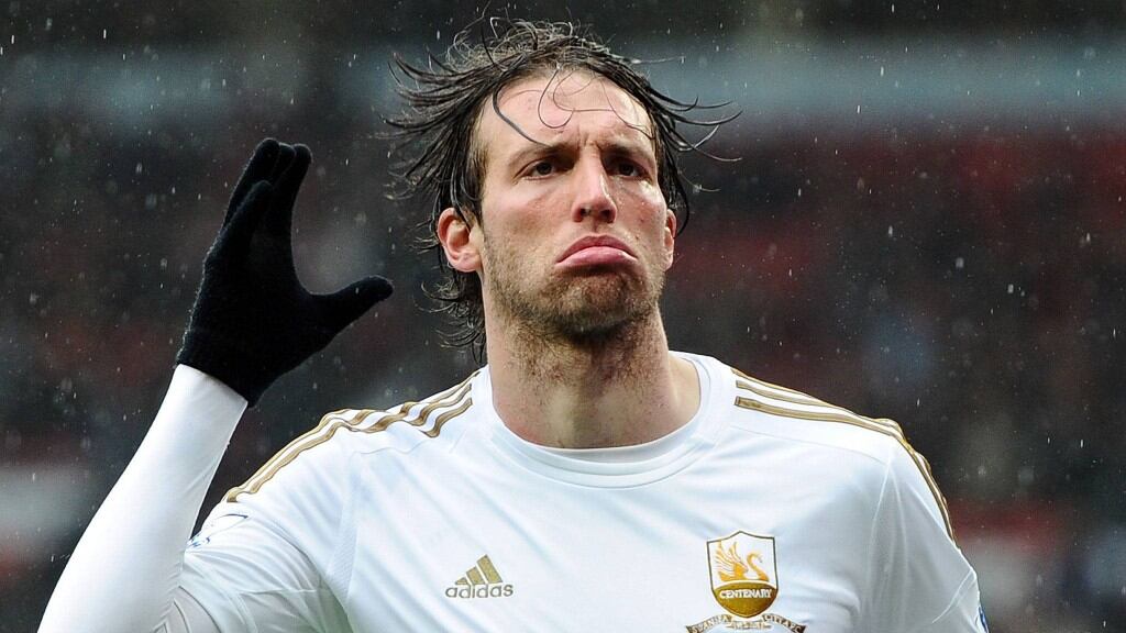 Napoli: arriva la firma di Michu, ora sotto con il centrocampista