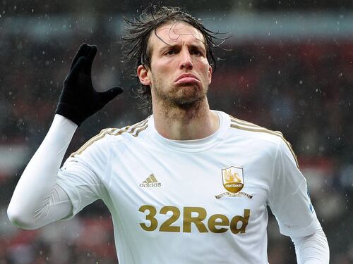 Napoli: arriva la firma di Michu, ora sotto con il centrocampista