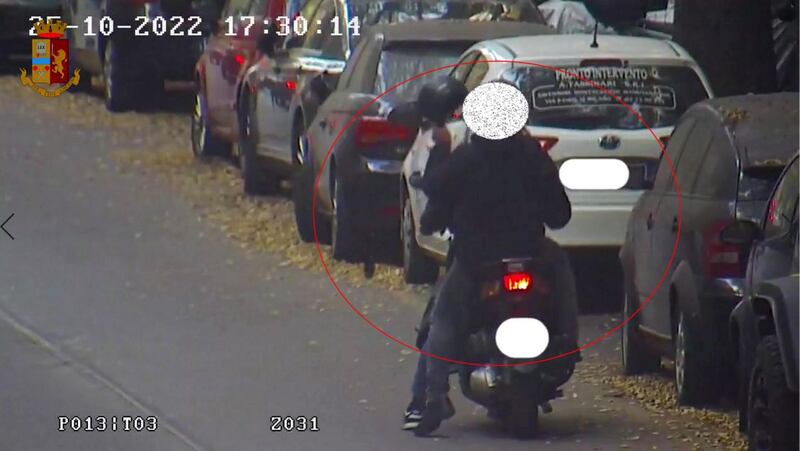 La polizia di Stato ha arrestato due trasfertisti 5