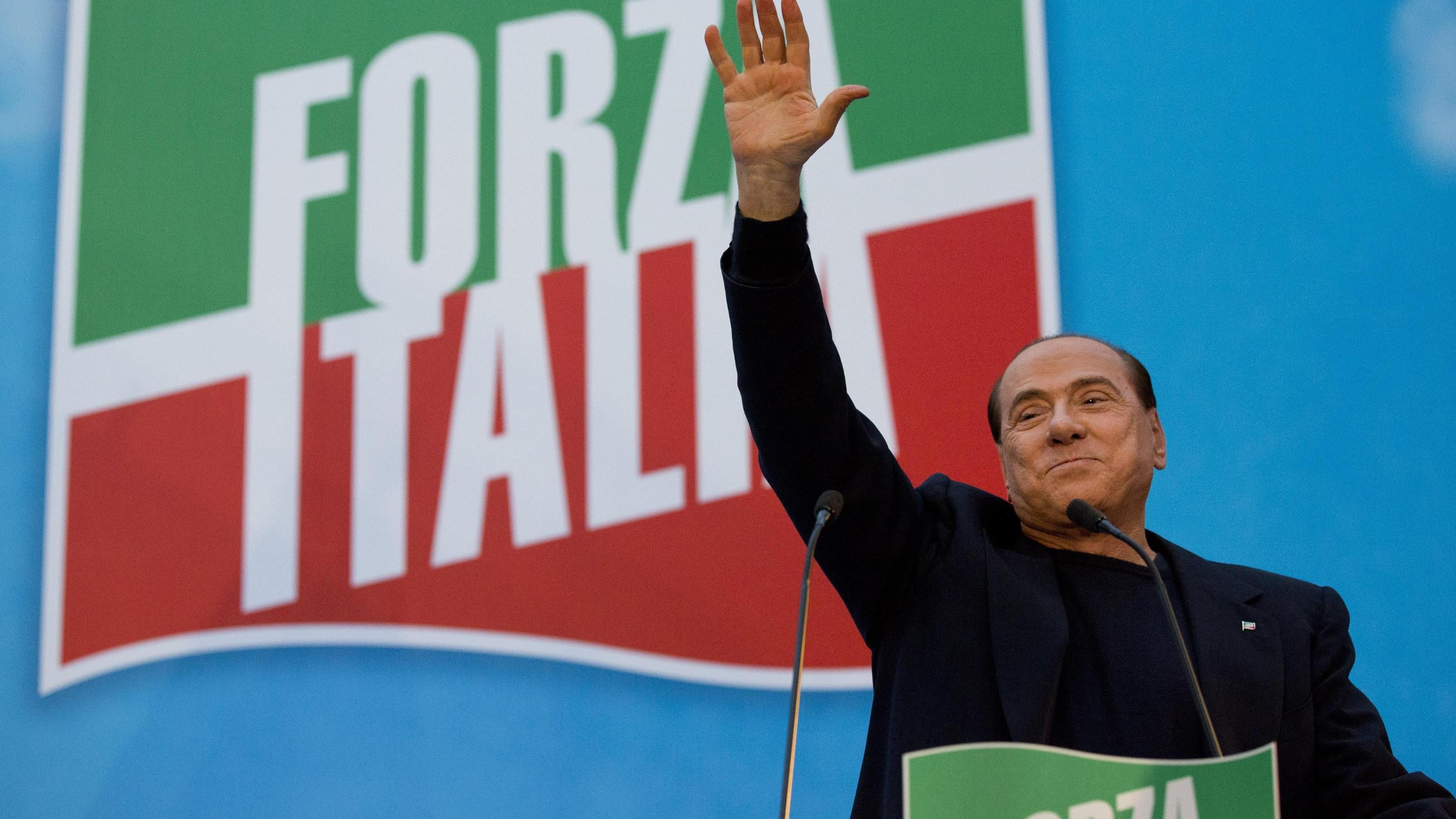 Europee, l'Ue avvisa: "Regole chiare". Ma Forza Italia tira dritto: "Cav candidato"