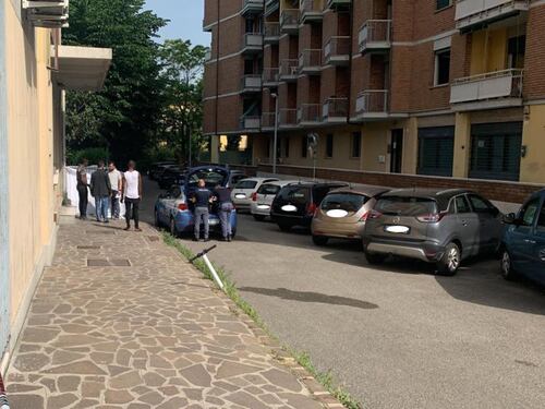 Tragedia a Modena, bambina di 4 anni precipita dal settimo piano e muore