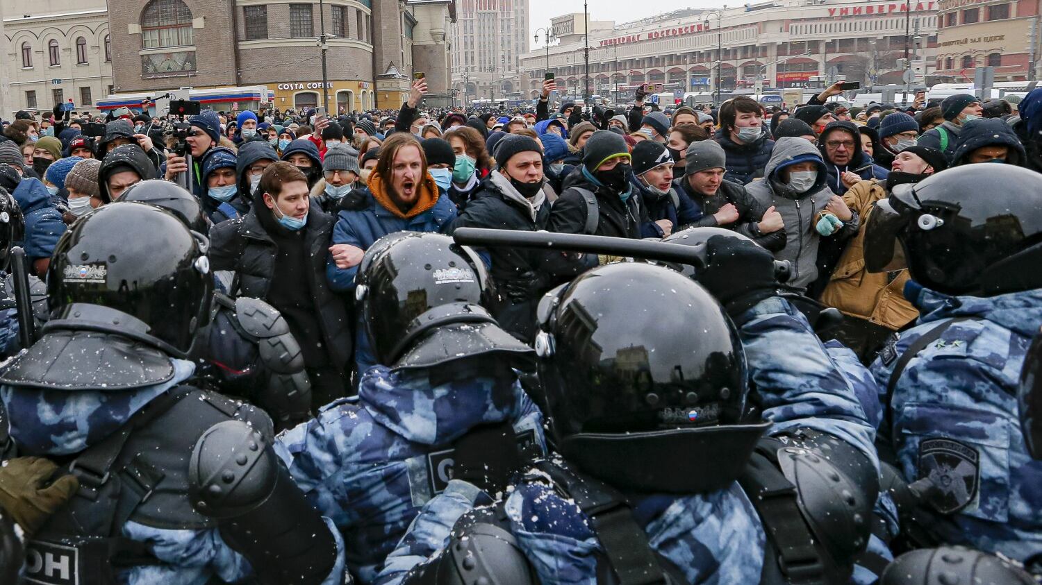 Navalny, Russia in rivolta: la moglie tra i 5mila in cella