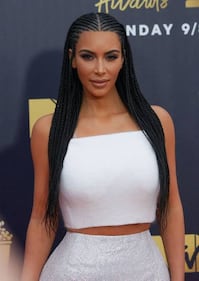 Kim Kardashian sexy in piscina 6