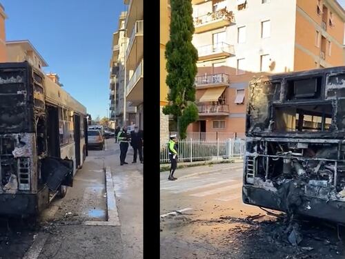 Macerata, il bus va in fiamme: l'autista salva gli studenti a bordo