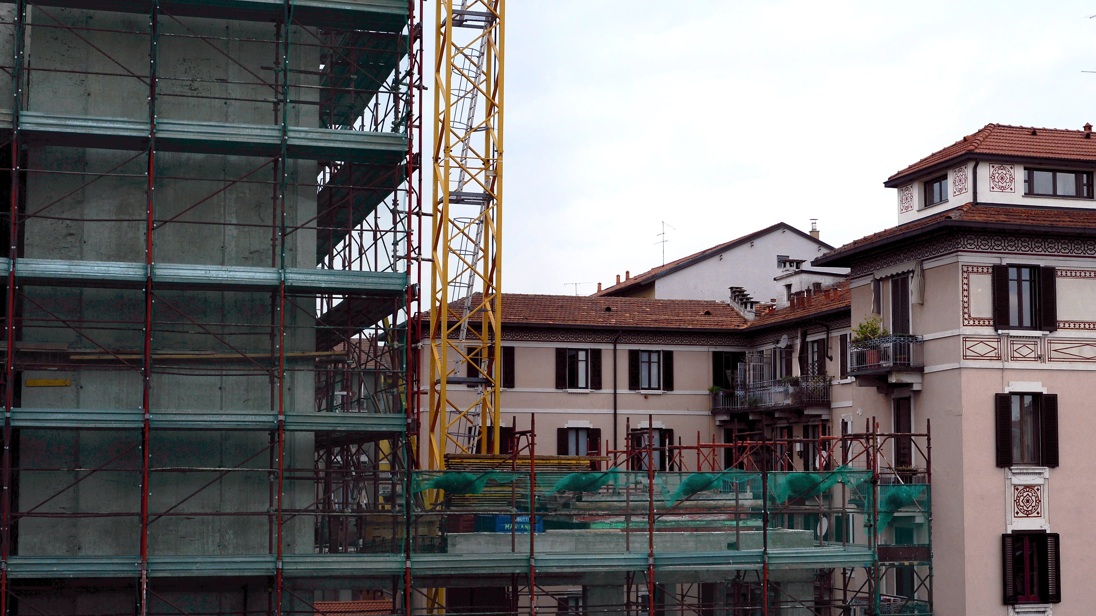 Roma, oltre 60 immobili occupati: “In 15 casi le bollette le paga ancora il Comune”