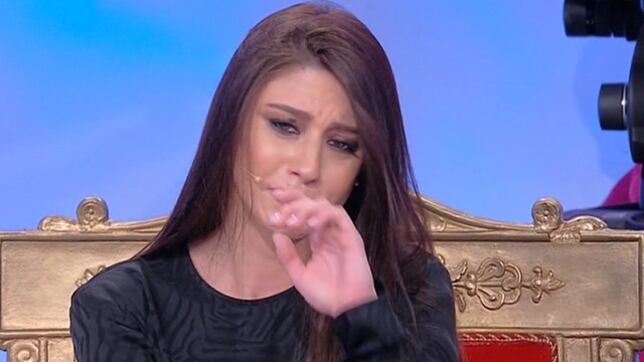 Chiara Nasti contro gli hater di sua sorella Angela: "Non abbiamo bisogno di essere mantenute"