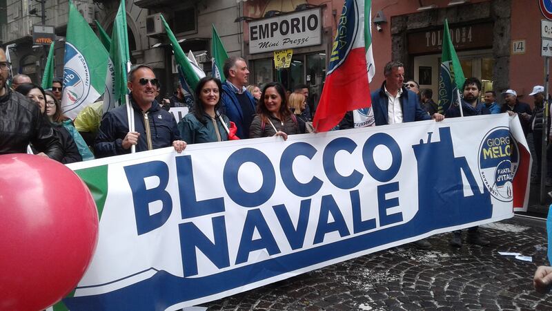 Fratelli d’Italia in corteo a Napoli: “Basta coi burocrati di Bruxelles e al Nazareno europeo” 3