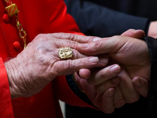 Il "ritorno" della "lobby gay". Un processo scuote la Chiesa