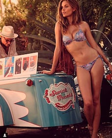 Josephine Skriver hot su Instagram 9