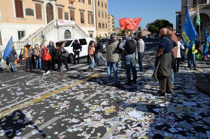Spazzini in sciopero a Livorno 13