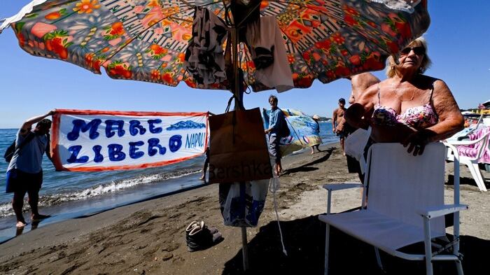 Spiagge libere: blitz dei volontari per la "presa della Battigia"