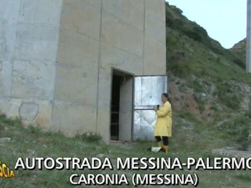Un mattatoio abusivo in un pilone della Palermo-Messina