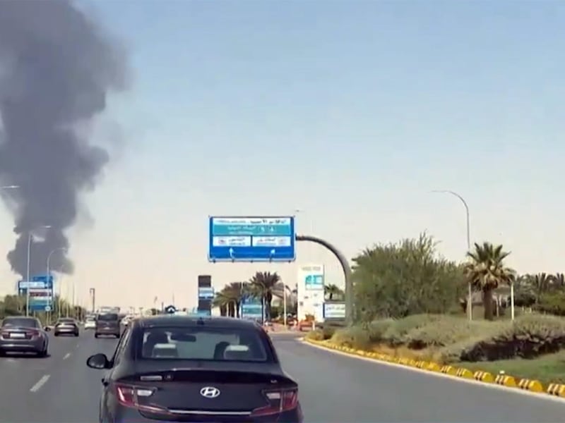 Forti esplosioni all’aeroporto di Riad, evacuato lo scalo