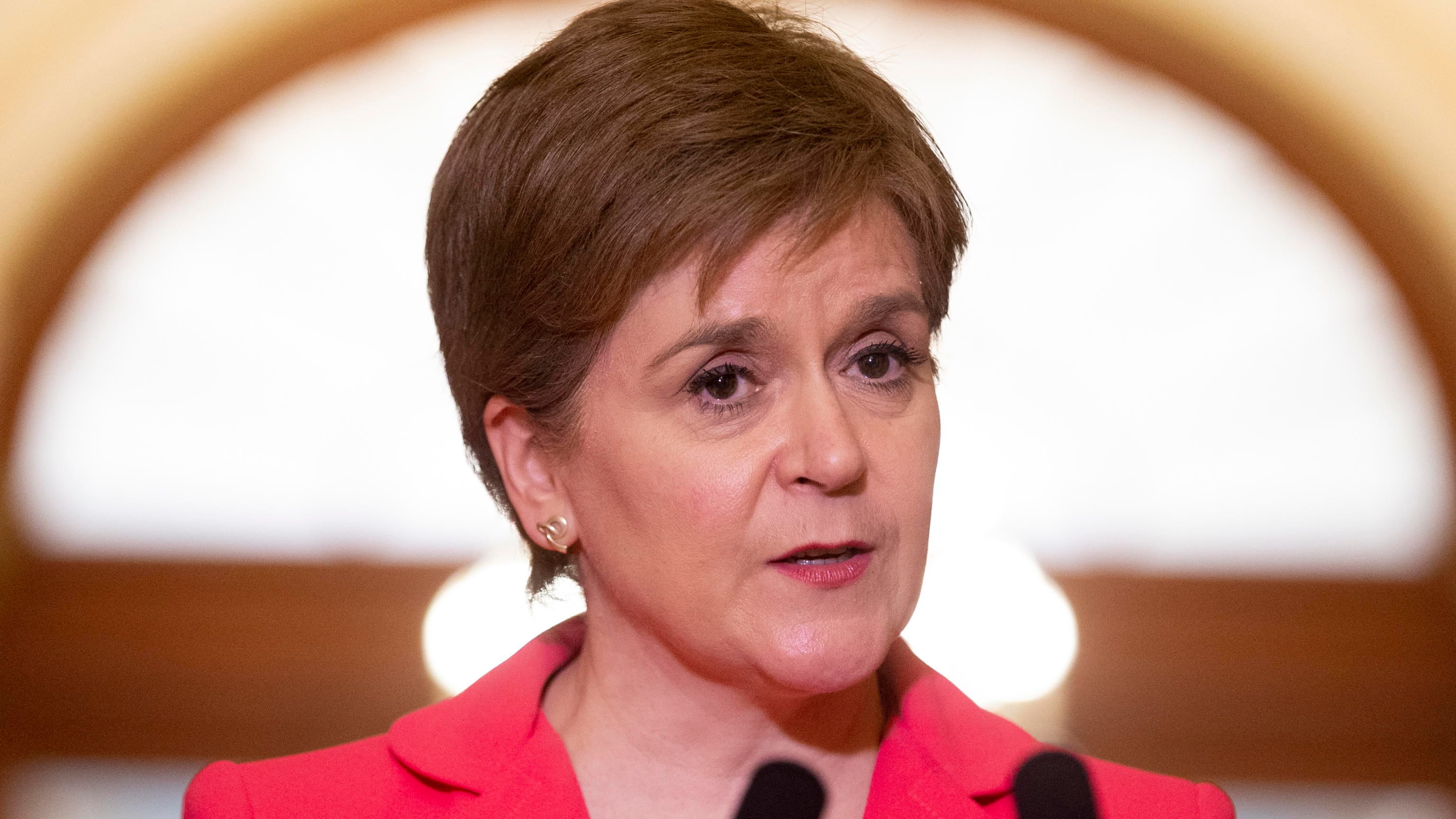 “ Sono innocente”. Rilasciato l’ex premier scozzese Sturgeon