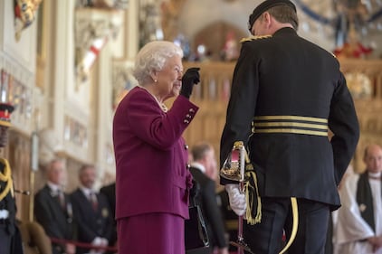Regina Elisabetta II, la sovrana e il mito 13