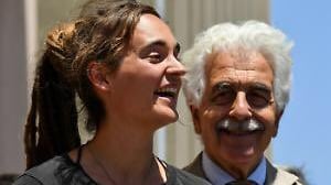 La "pirata" Carola salvata dai giudici. Speronare le navi non è un reato
