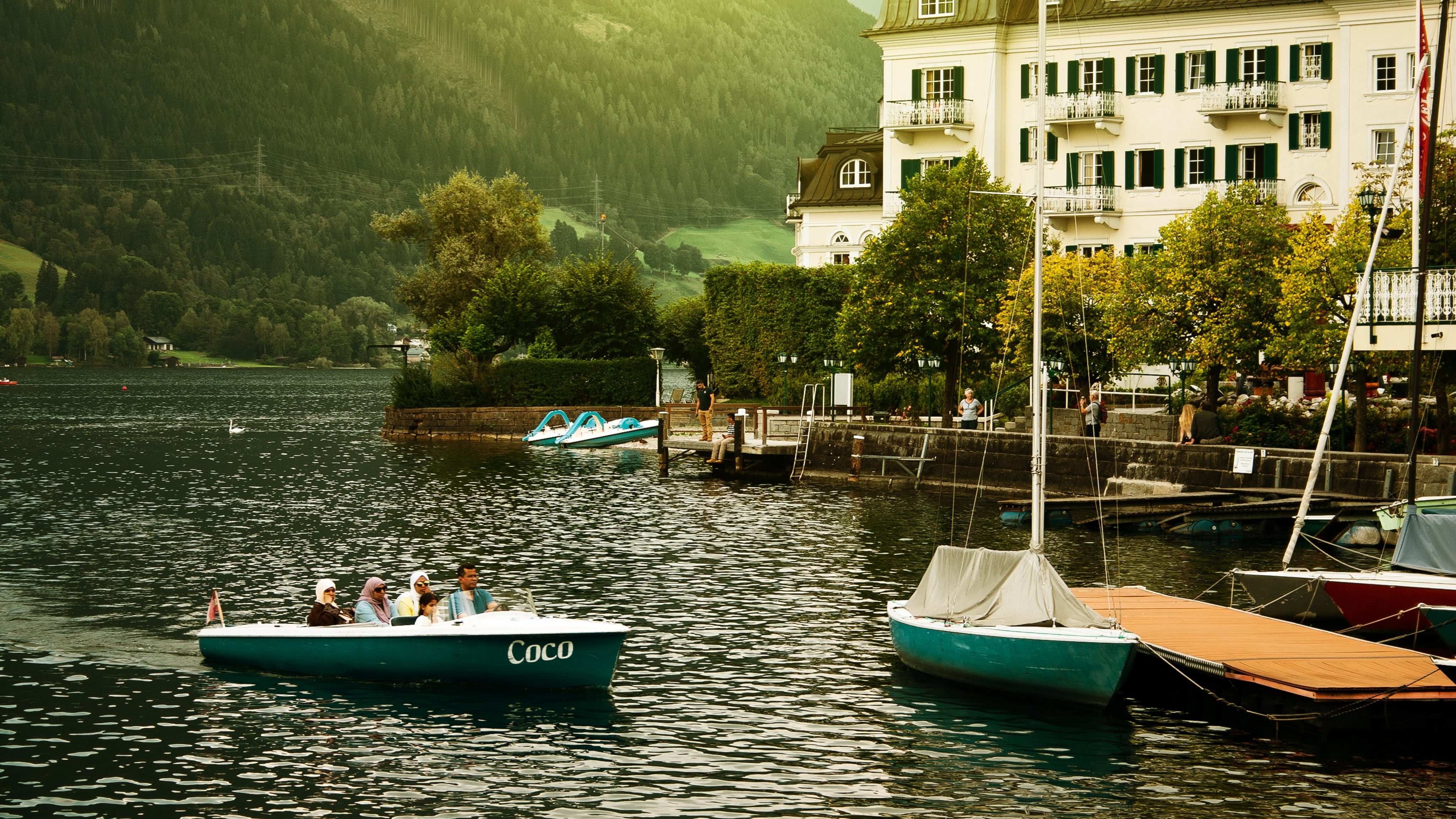 "Un paradiso secondo il Corano": il villaggio austriaco "invaso" dai turisti arabi