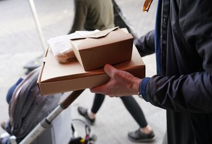 I ristoranti si organizzano con consegne a domicilio 9