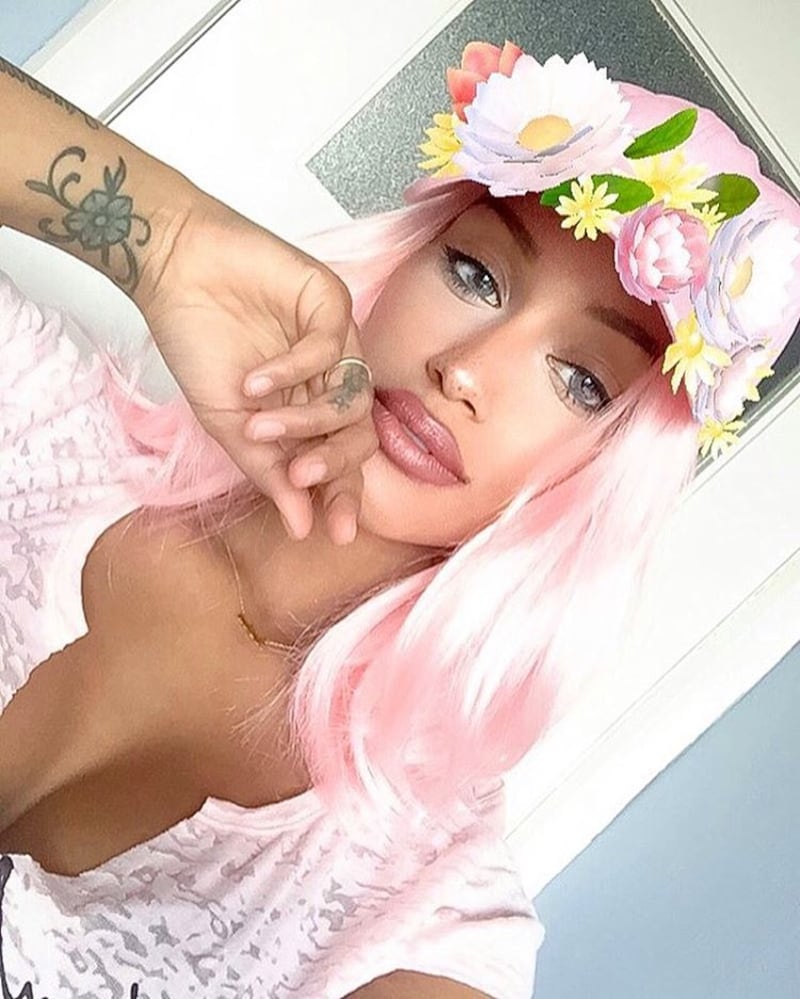 Fanny Neguesha, le foto Instagram più belle dell'ex di Balotelli 10