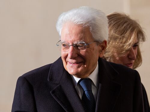 Mattarella prepara i saluti: un bis? Soltanto fantasie