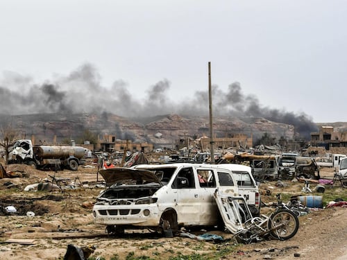 Selezionava mogli per i miliziani dell'Isis: ora torna in Europa