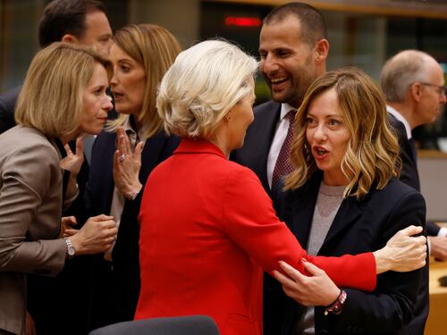 Meloni su Draghi sceglie la cautela. "Dibattito buono nella campagna per le Europee"