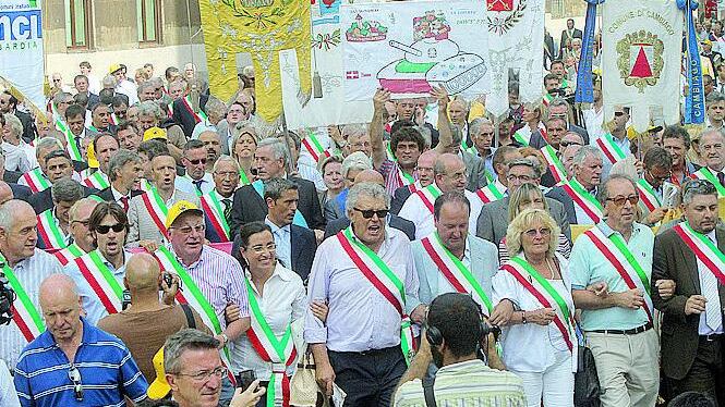 Gallera: «Referendum day e meno burocrazia»