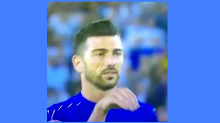 Graziano Pellè sbaglia il "cucchiaio" e un produttore di posate lo sfotte