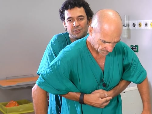 Manovra di Heimlich, ecco come la moglie di Facchinetti ha salvato la Marcuzzi