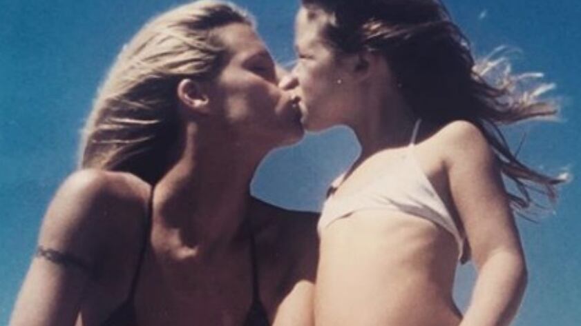 Michelle Hunziker posta una foto di baby-Aurora ed è polemica