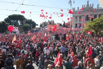 Cgil in piazza contro il governo 15