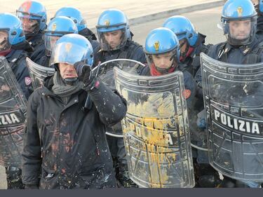 Milano, scontri al corteo 3