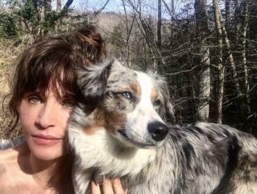 Helena Christensen: lato b perfetto a 48 anni 23