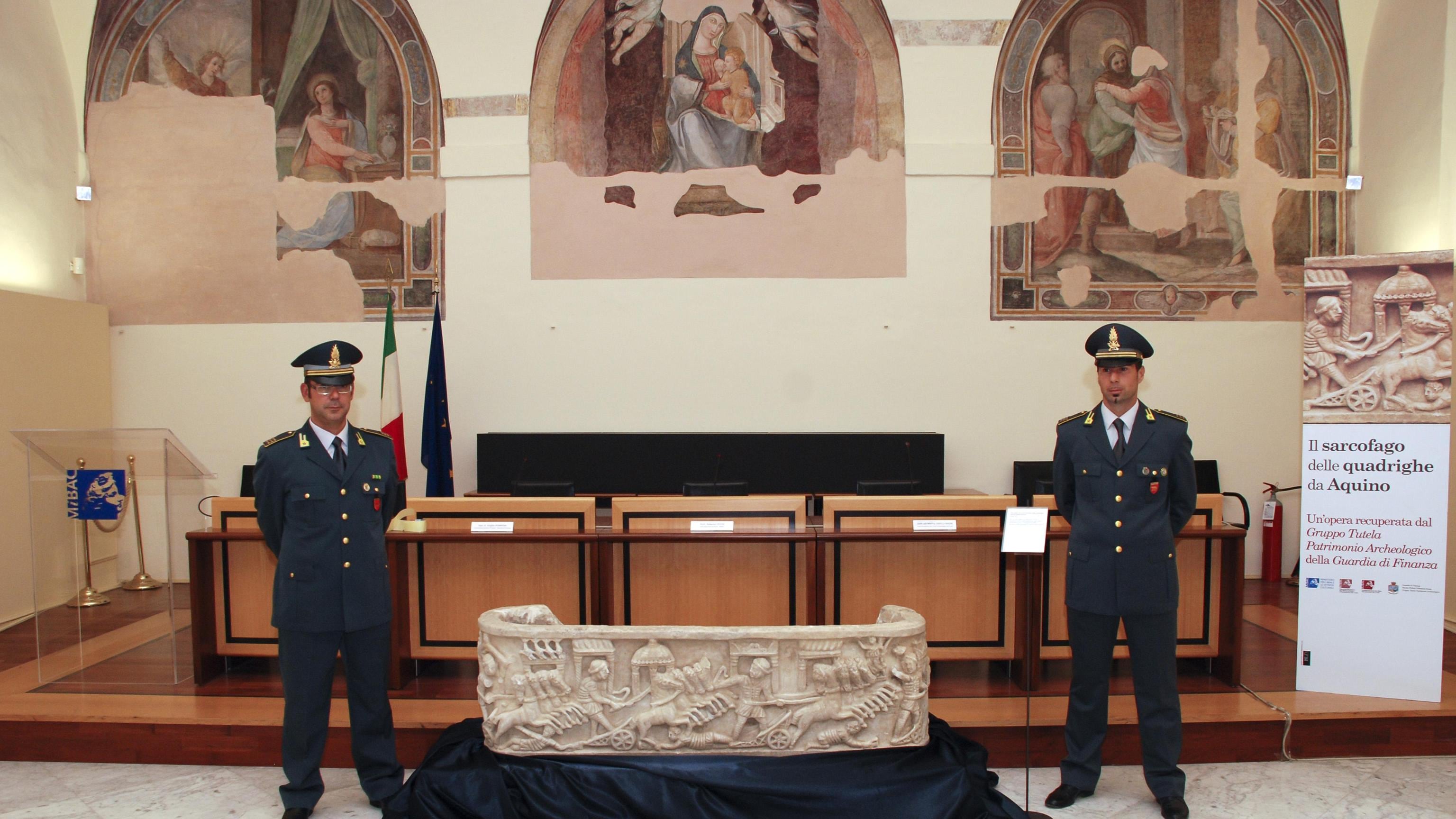 Recuperato il sarcofago delle Quadrighe di Aquino