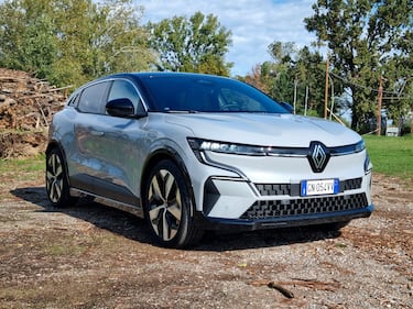 Renault Megane E-Tech Electric: guarda la gallery del crossover ibrido 5