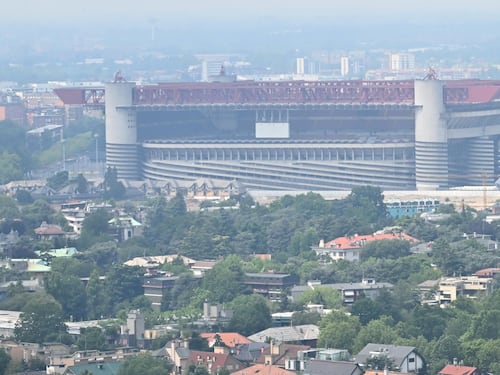 Cardinale benedice la fuga-Milan da S. Siro